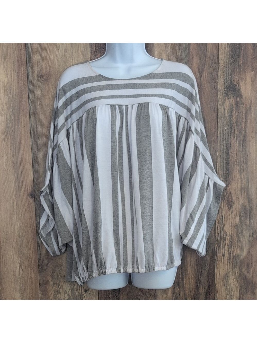 Time and Tru Women's Striped Blouse in Gray and White XXXL         c144